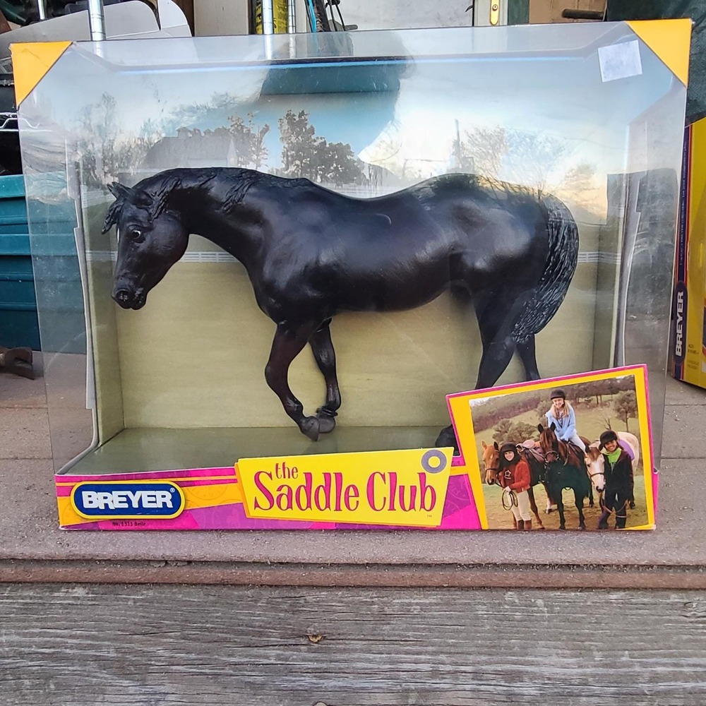 New NIB RARE Retired Breyer Horse #1311 Belle The Saddle Club Black Indian Pony